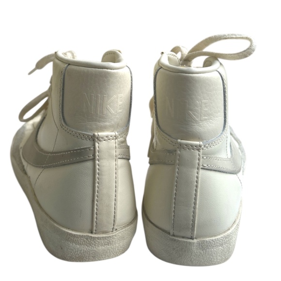 Women’s Nike Blazers Cream Size 8 - Picture 3 of 5